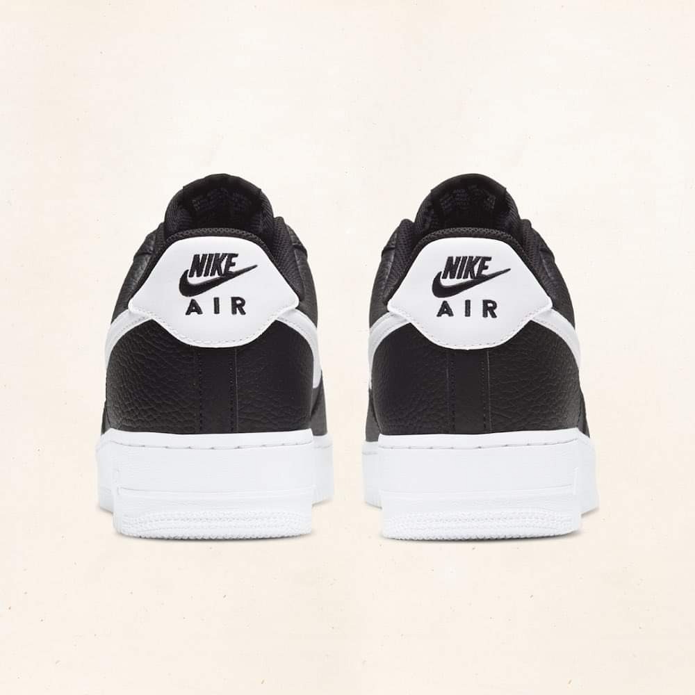 NIKE AIR FORCE 1 - BLACK WHITE