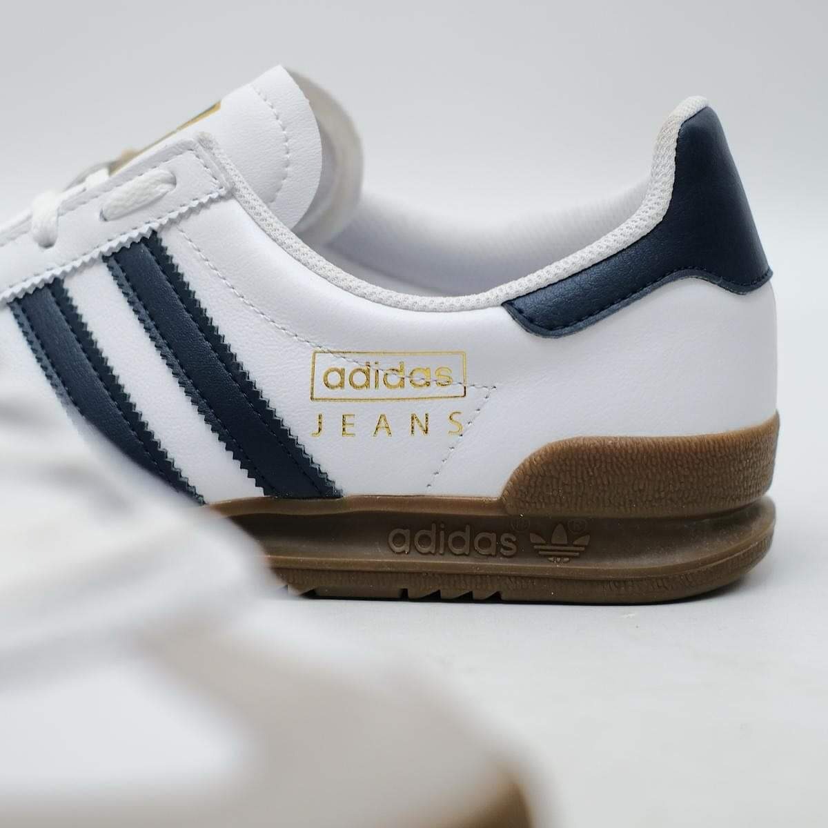 ADIDAS JEANS COLLEGIATE "WHITE NAVY GUM"