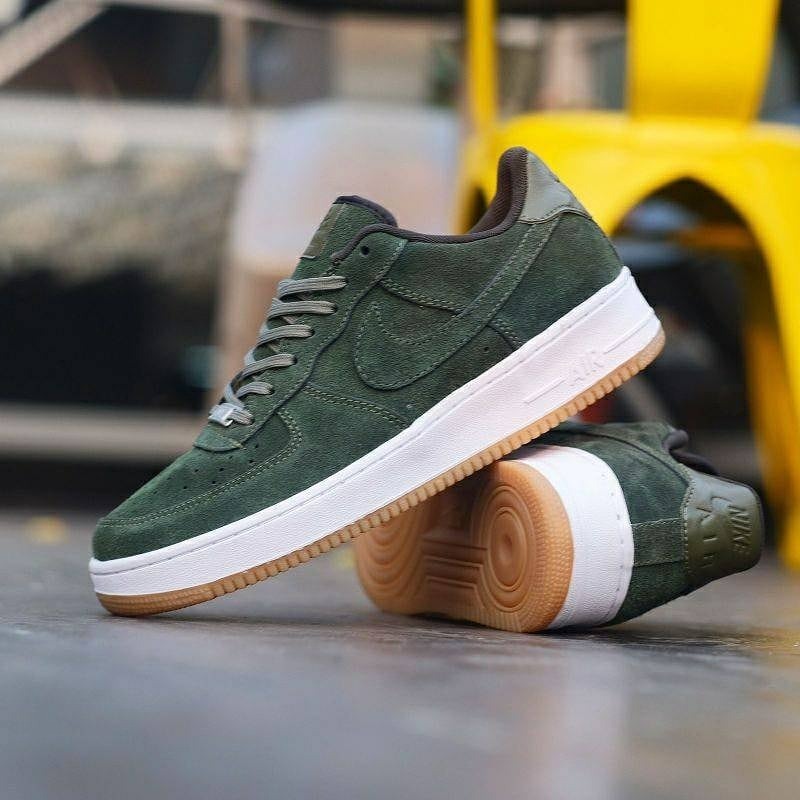 NIKE AF1 SUEDE - OLIVE GUM
