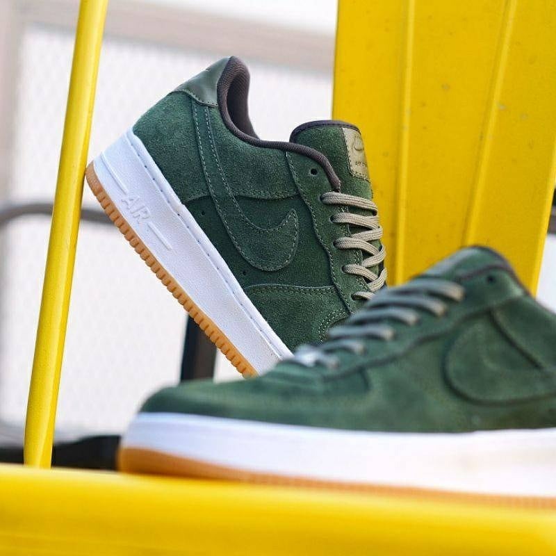 NIKE AF1 SUEDE - OLIVE GUM