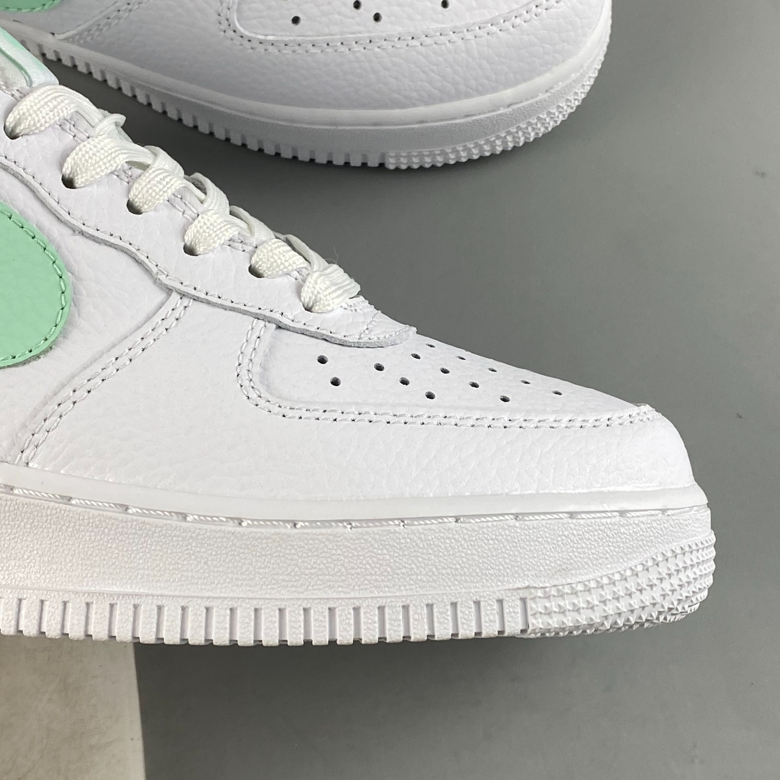 NIKE AIR FORCE 1 - WHITE MINT FOAM