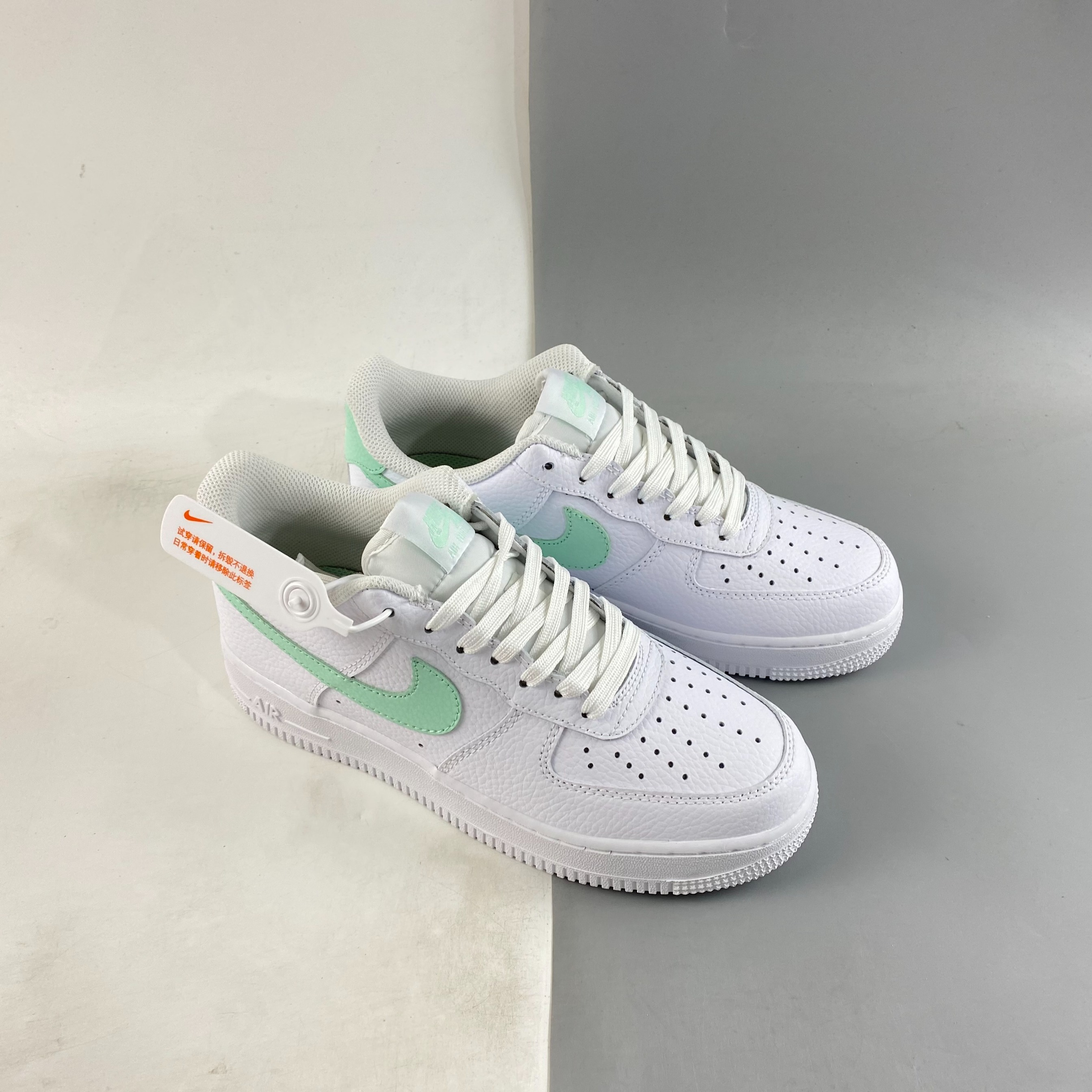 NIKE AIR FORCE 1 - WHITE MINT FOAM