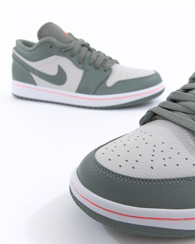 NIKE JORDAN 1 LOW - UNC