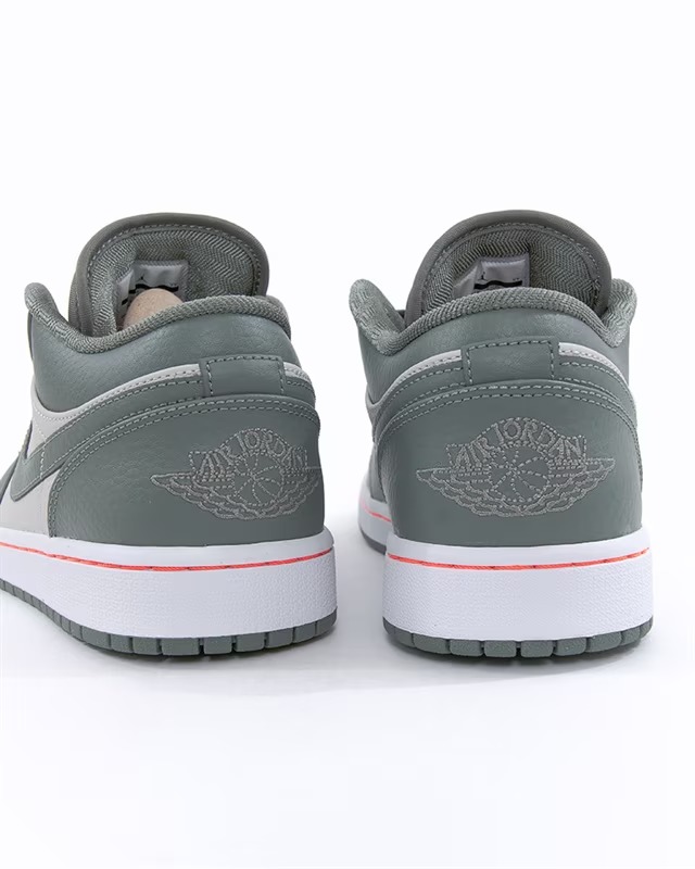 NIKE JORDAN 1 LOW - UNC
