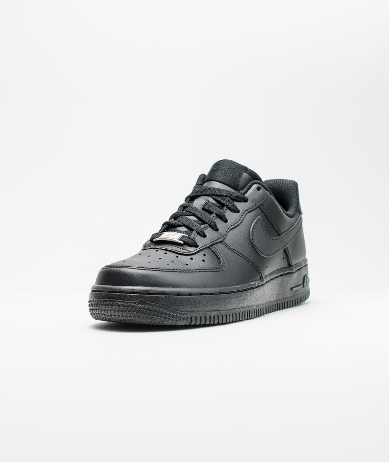 NIKE AIR FORCE 1 LOW - TRIPLE BLACK