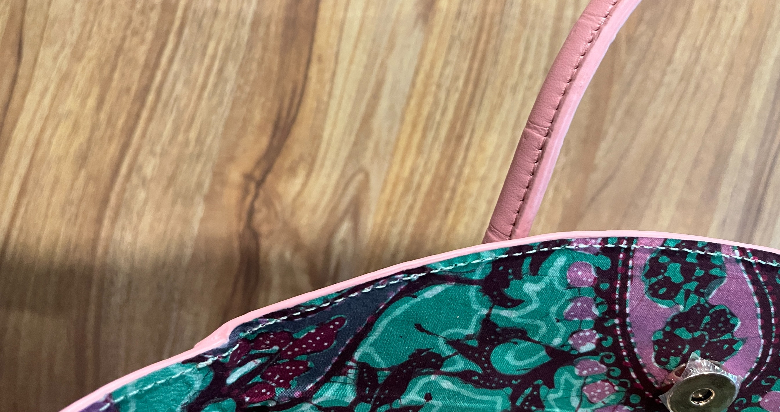 Priel x YBI  Pink Turtle Sofia Medium Bag