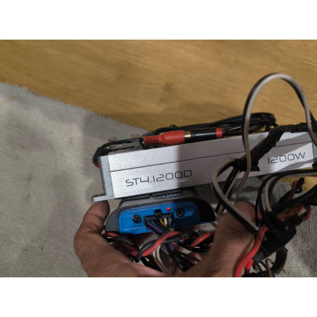 soundstream ST4.1200D 1200W 4channel