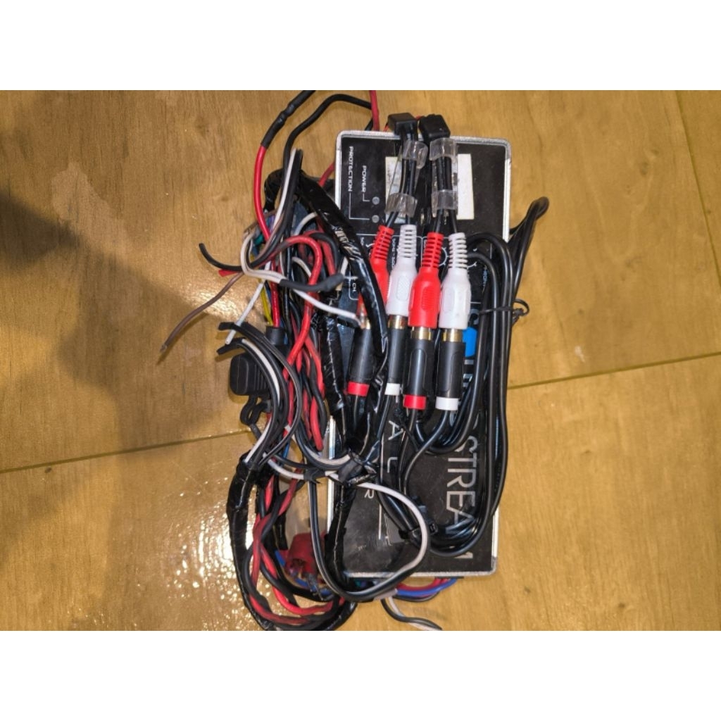 soundstream ST4.1200D 1200W 4channel