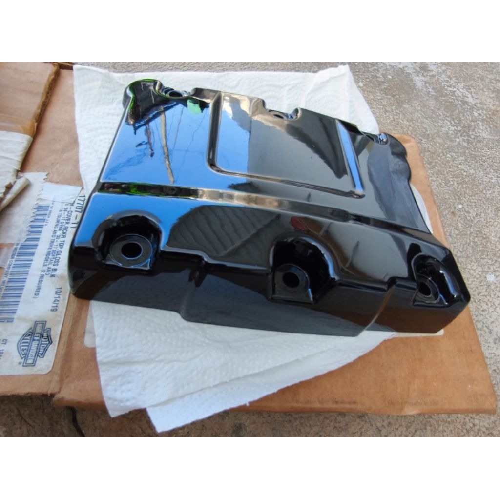 CYLINDER head COVER ROCKER BOX COVER Black SECOND