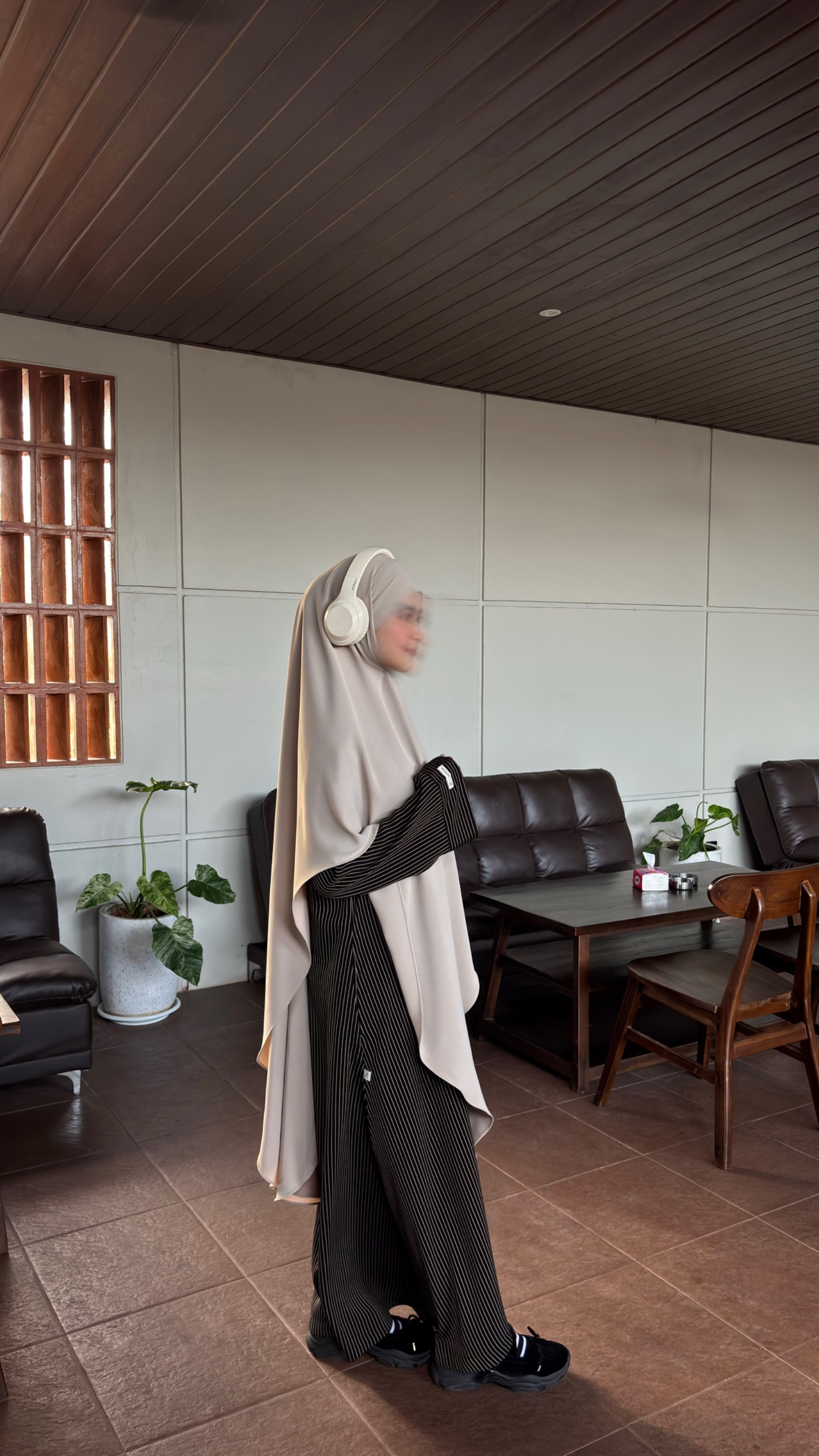 Saýeda - Lana Stripe Abaya