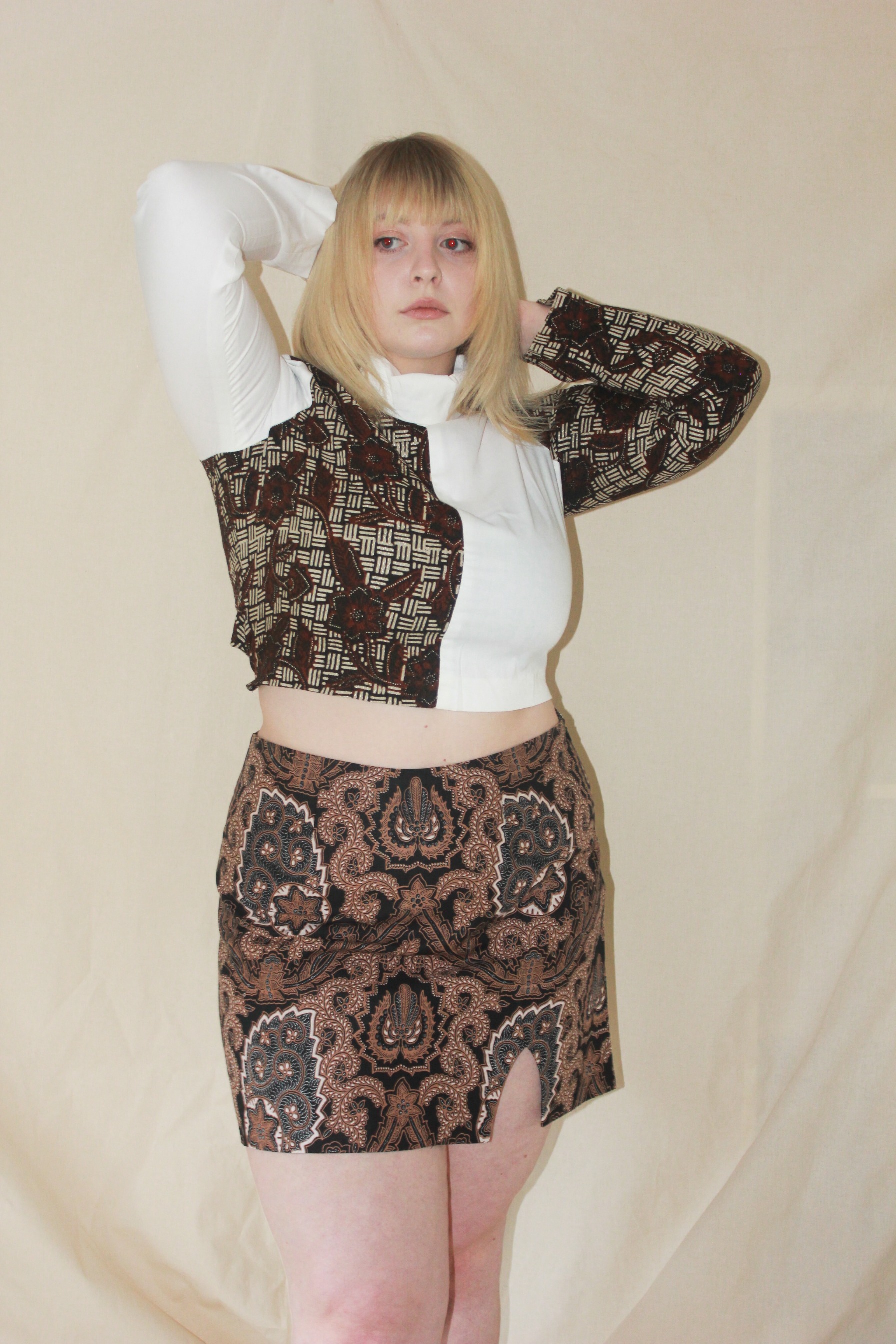Colour block long sleeve tie-back