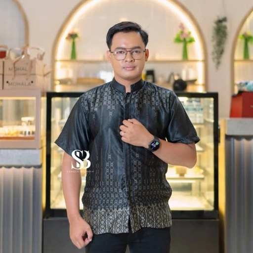 Khalifah Koko Dewasa Pendek
