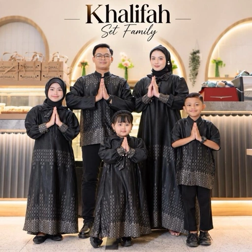 Khalifah Family Couple Hitam
