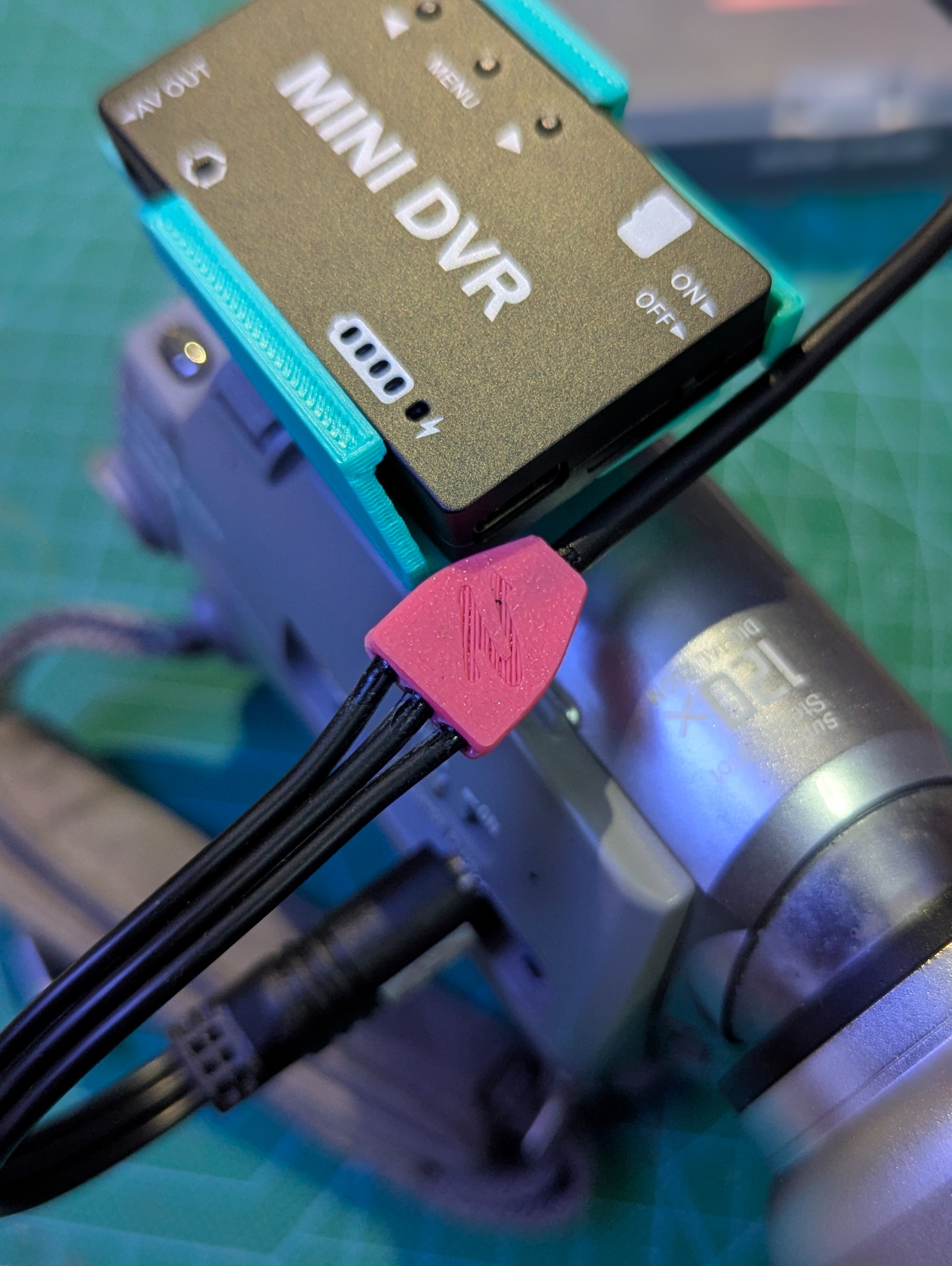 RE WIRING MINI DVR CABLE
