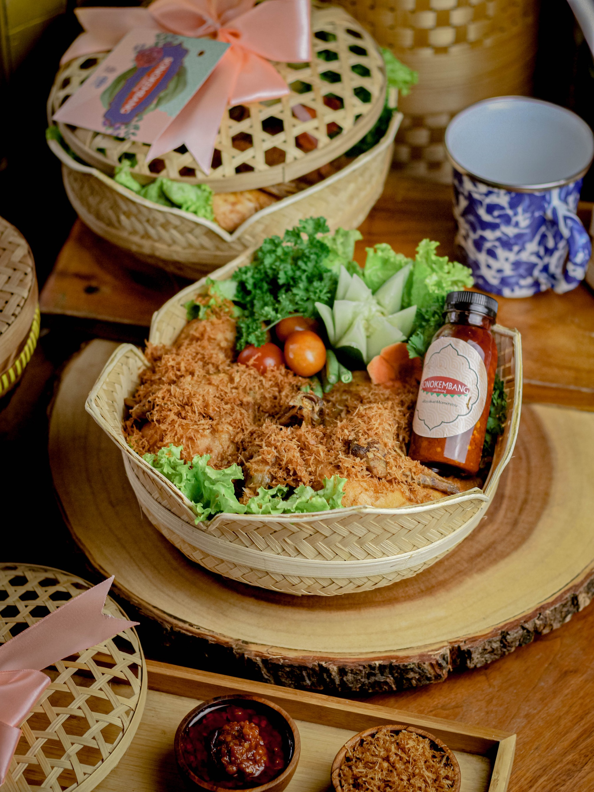 Ayam Goreng Serundeng Abhipraya Besek Teratai 