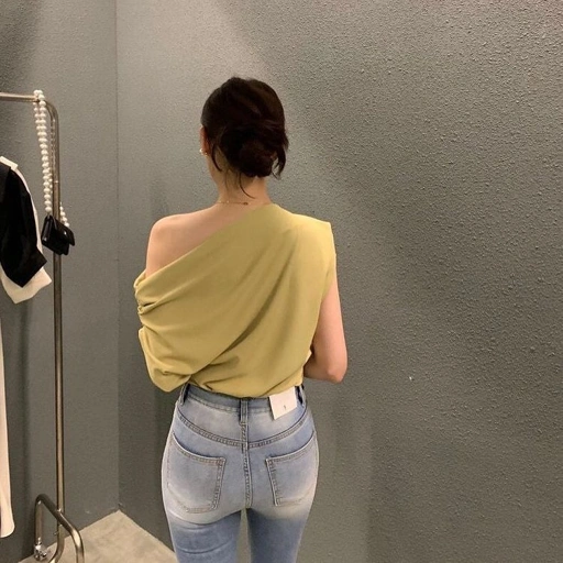 Aile Sabrina Top