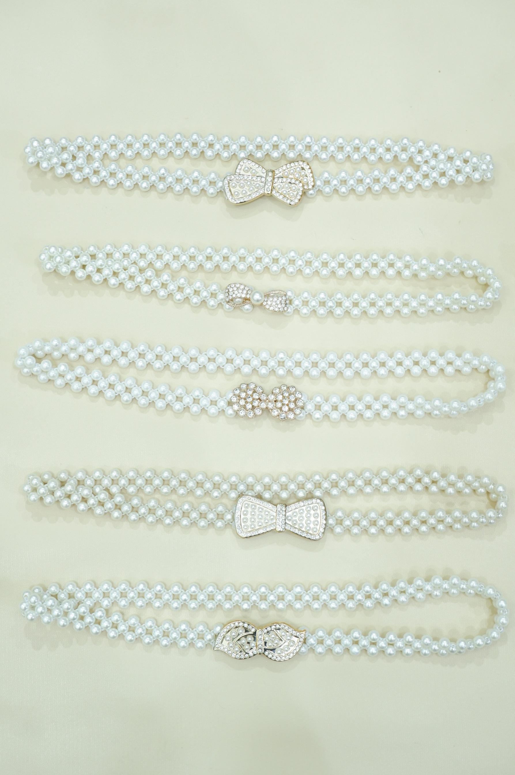 ACCESORIES BELT CHAIN GOLD AND WHITE PEARL BELT 