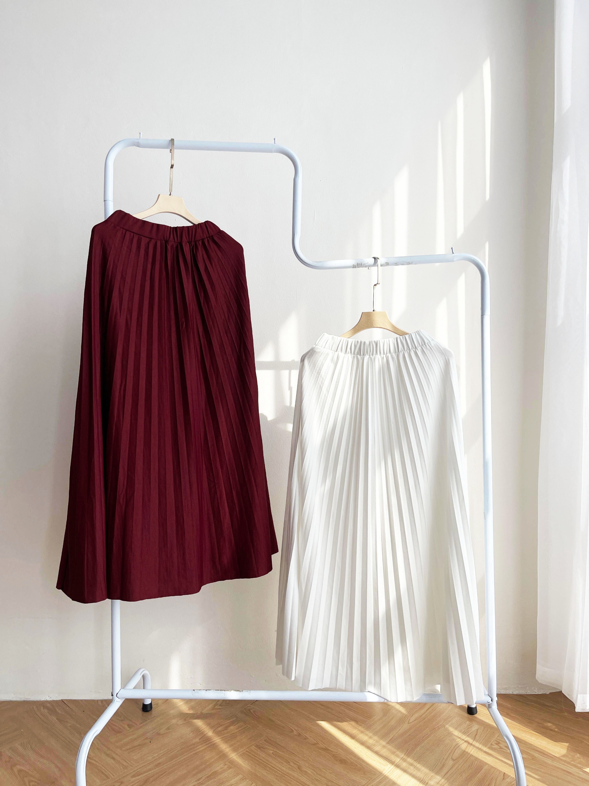 TOKYO PLEATS SKIRT