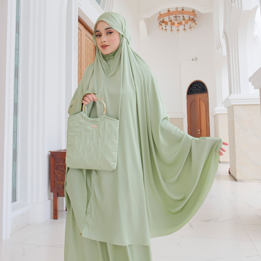NAZEEA SILK PRAYER SET