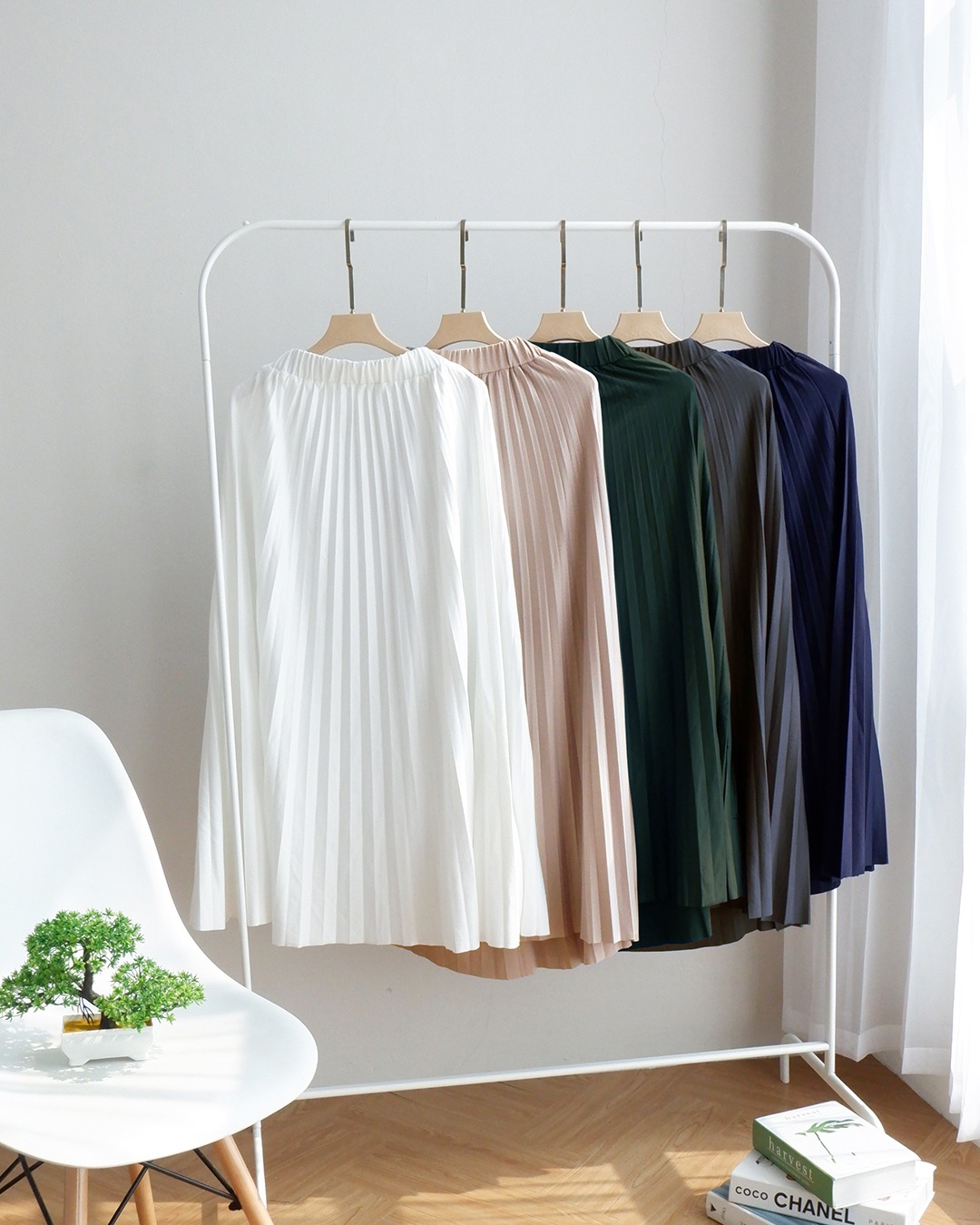 TOKYO PLEATS SKIRT