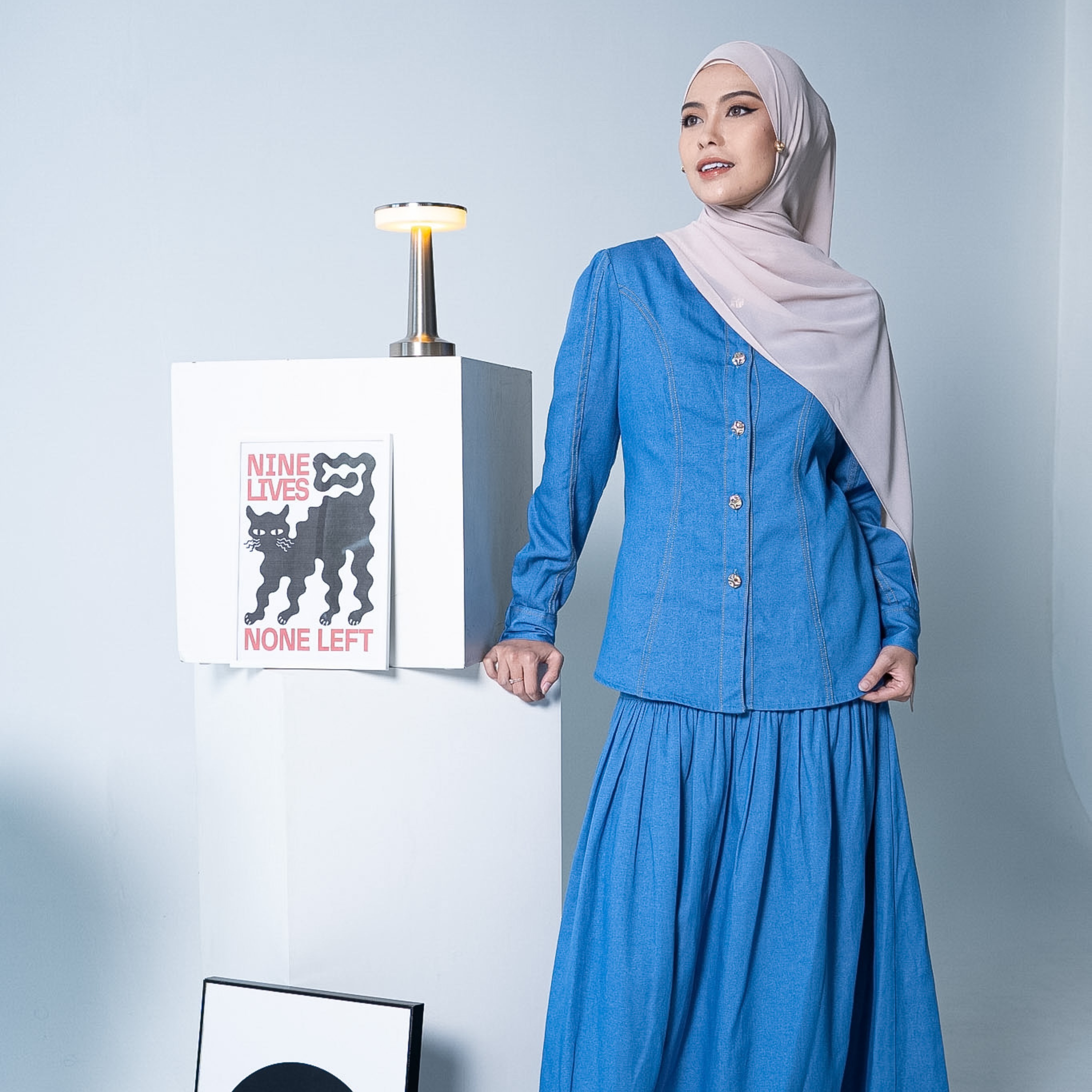 Evolvere - Alana fitted Denim Blouse Kekinian ( atasan saja )