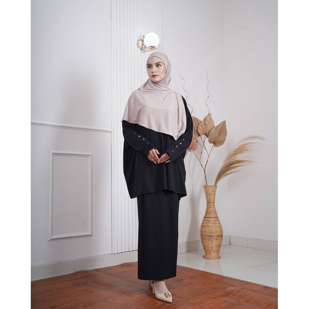 Evolvere - Mira Set Rib Knit Blouse dan Rok Knit Span