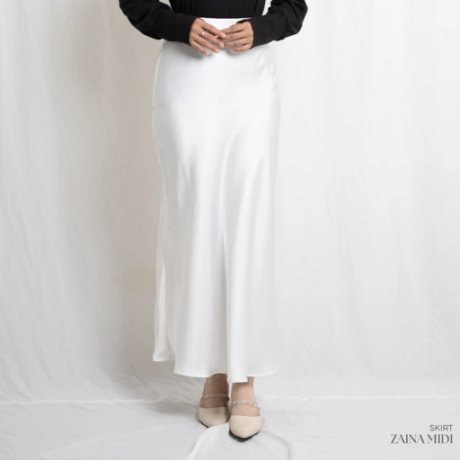 Image of Evolvere - Zaina Midi Skirt Rok Silk Model Mermaid