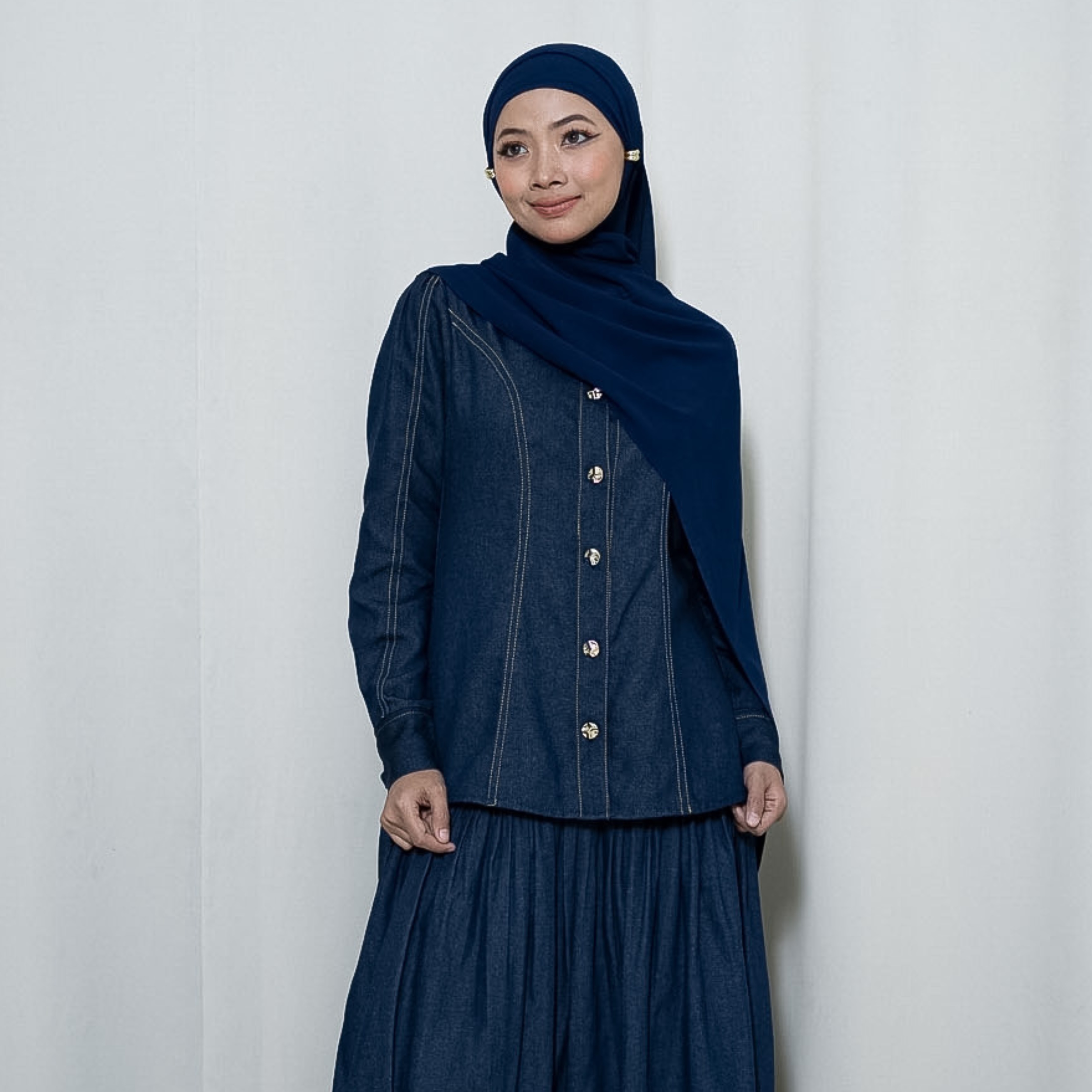 Evolvere - Alana fitted Denim Blouse Kekinian ( atasan saja )