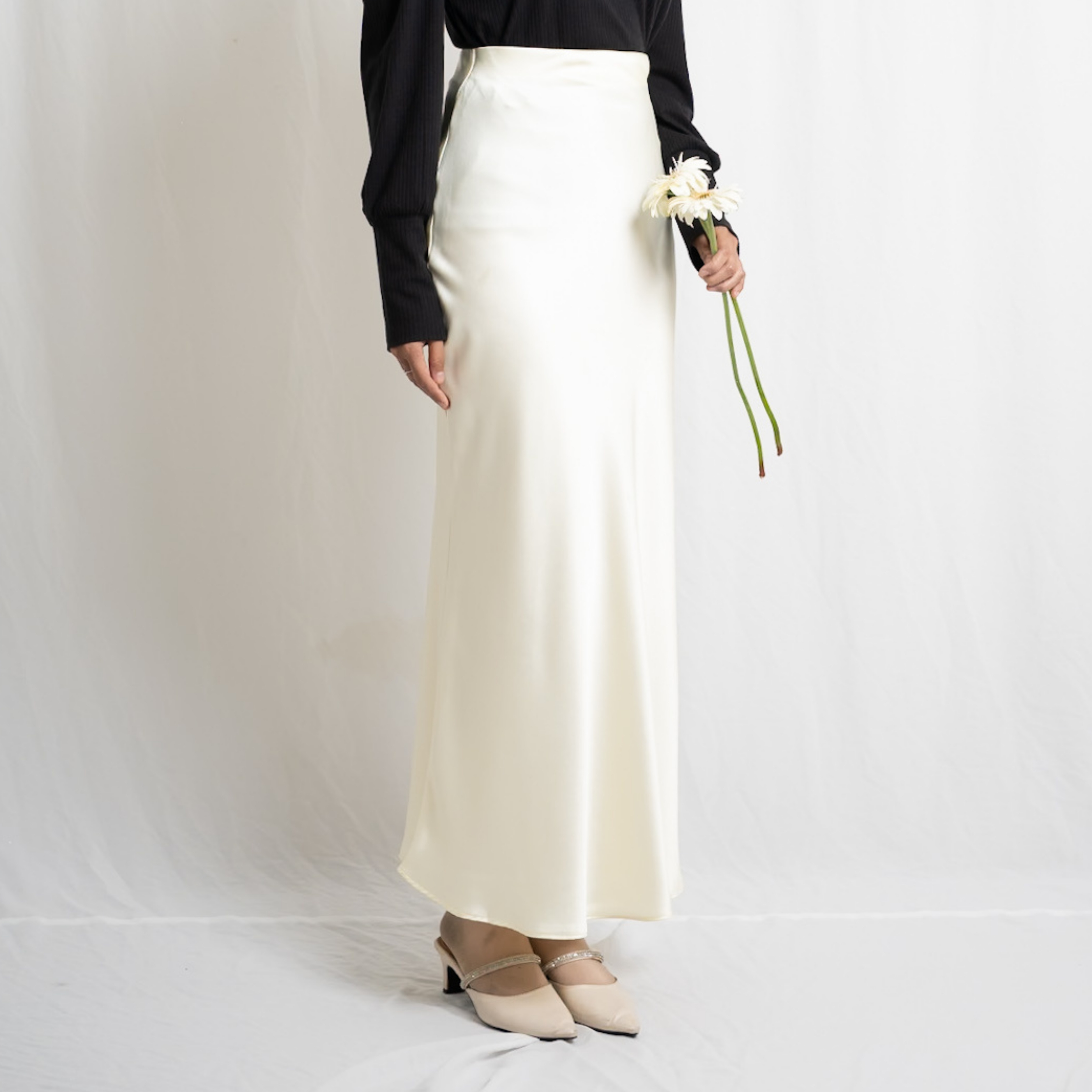 Evolvere - Zaina Midi Skirt Rok Silk Model Mermaid