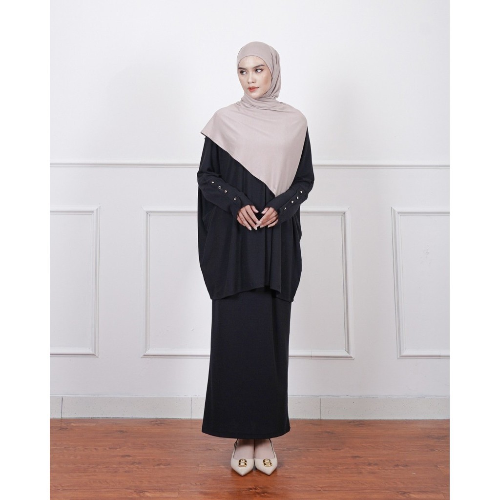 Evolvere - Mira Set Rib Knit Blouse dan Rok Knit Span