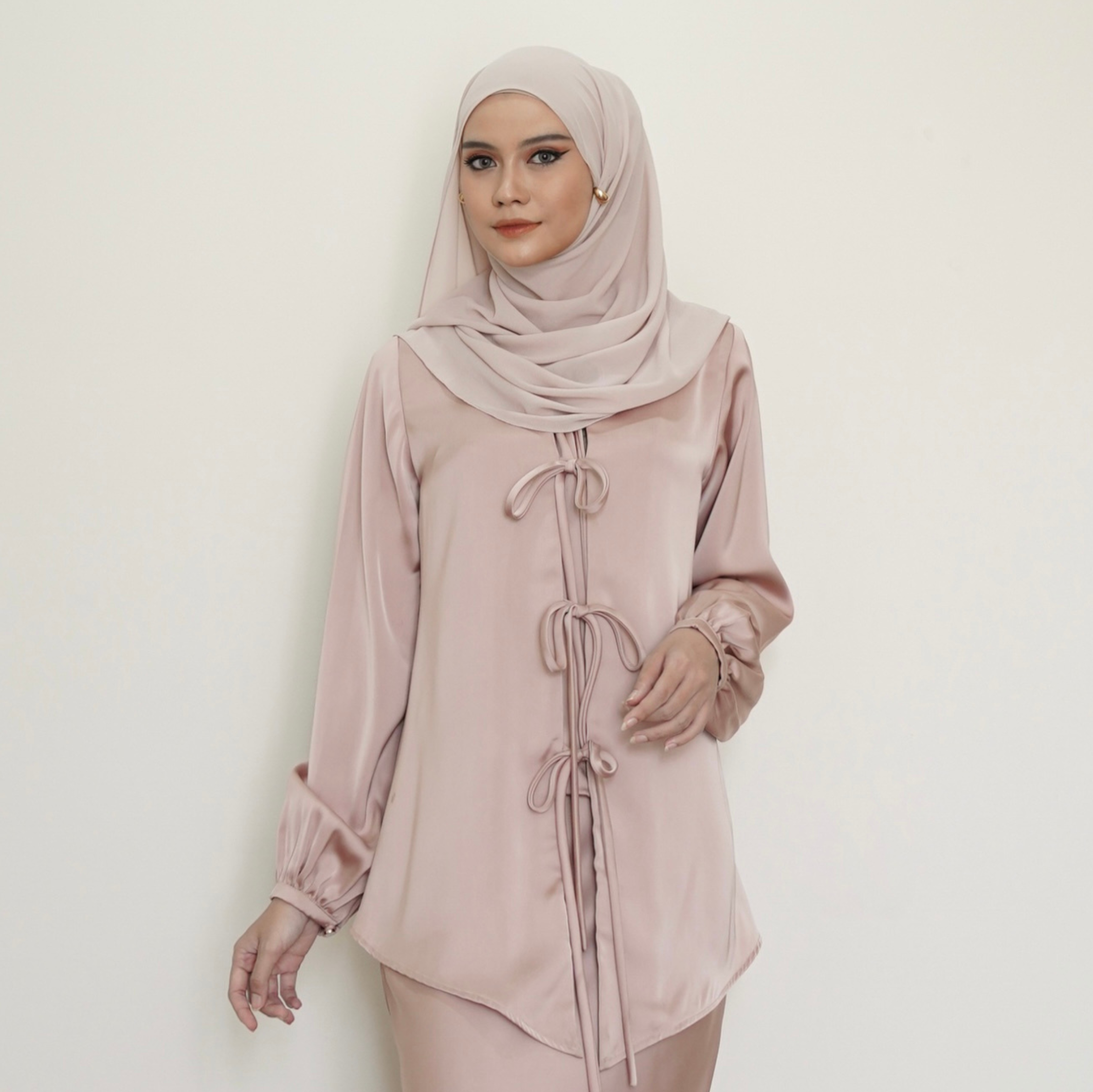 Evolvere - Nuha Top Silk Satin Coquette Style (ATASAN Saja )