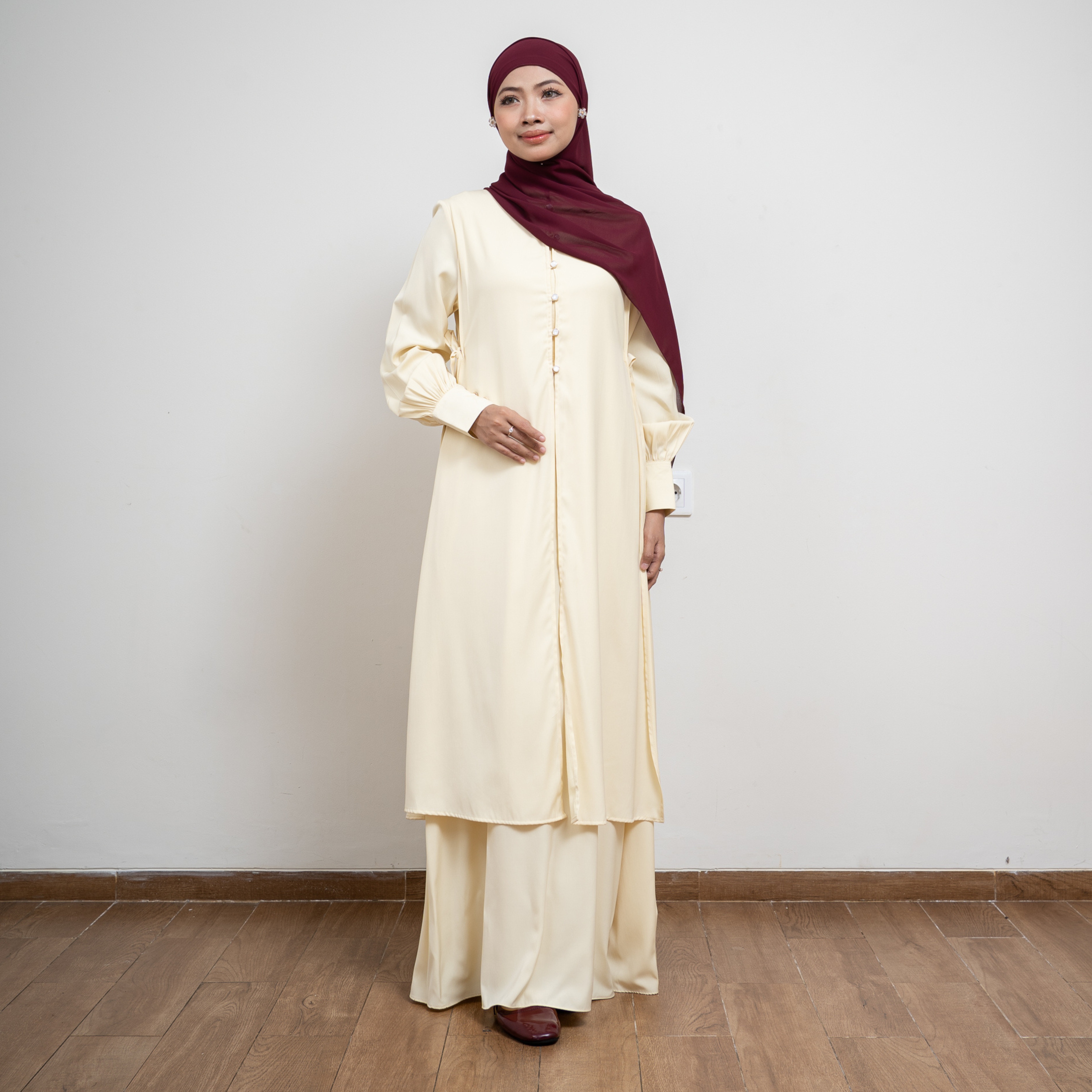 Evolvere - Arunika Dress Muslim Gamis Wanita Simple Polos