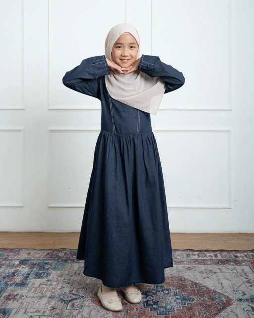 Image of Evolvere - Arum Kids Denim Dress Anak Perempuan Untuk Lebaran Sarimbit Keluarga