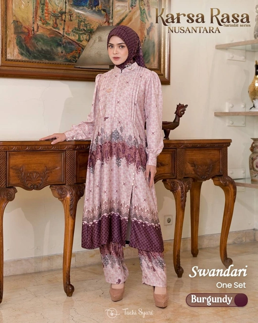 Image of Karsa Rasa Nusantara Burgundy - Swandari Dewasa One Set