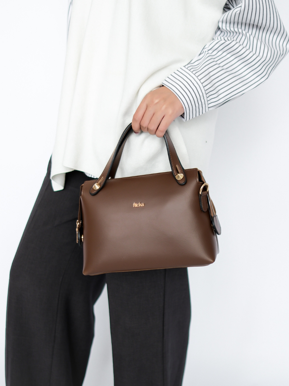 FLICKA Kalyn Sling Bag