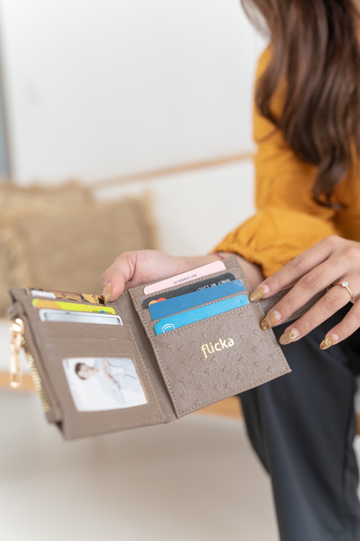 Card Holder Flicka TF 43
