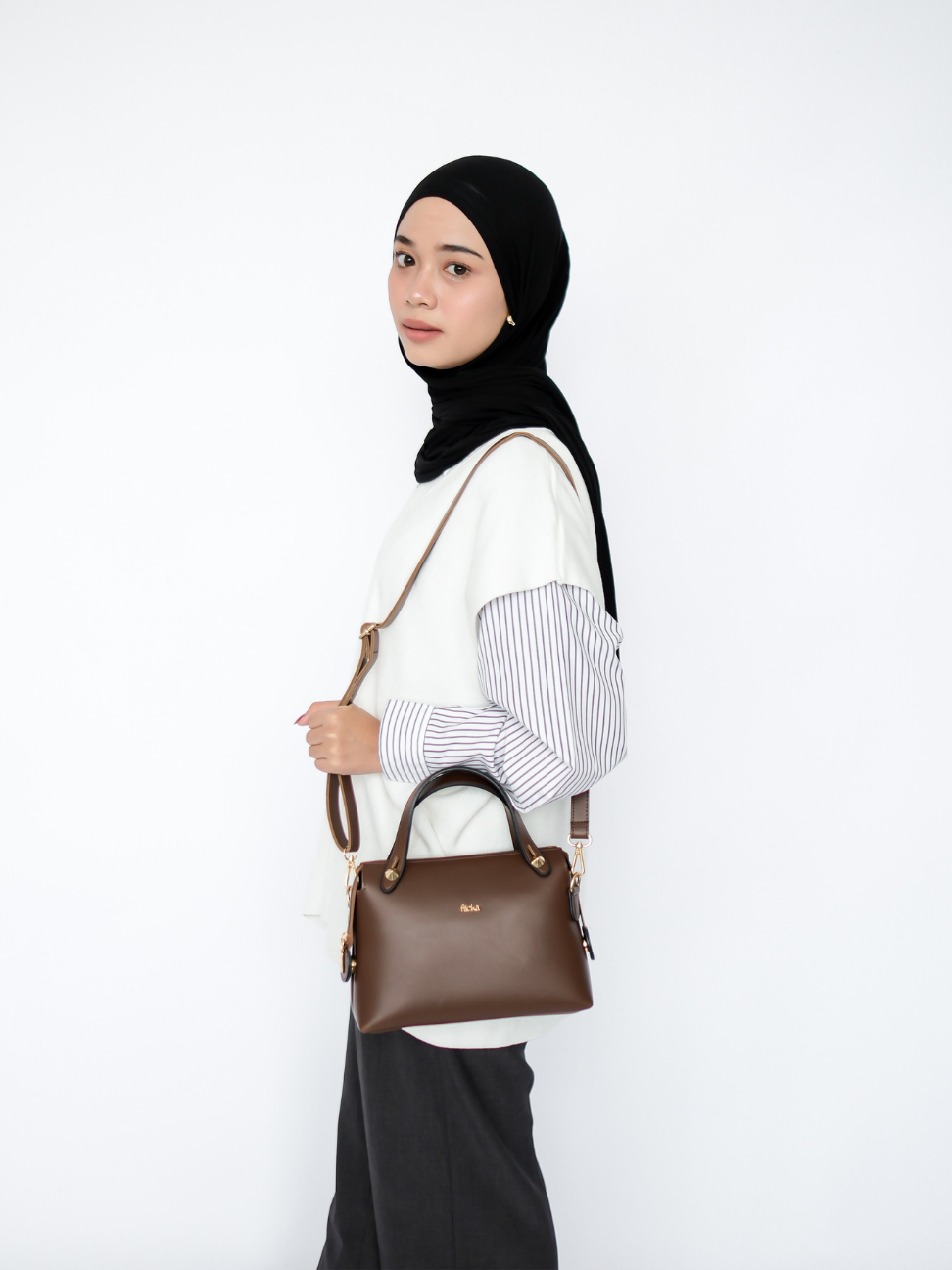 FLICKA Kalyn Sling Bag