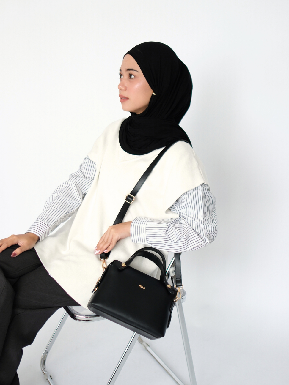 FLICKA Kalyn Sling Bag