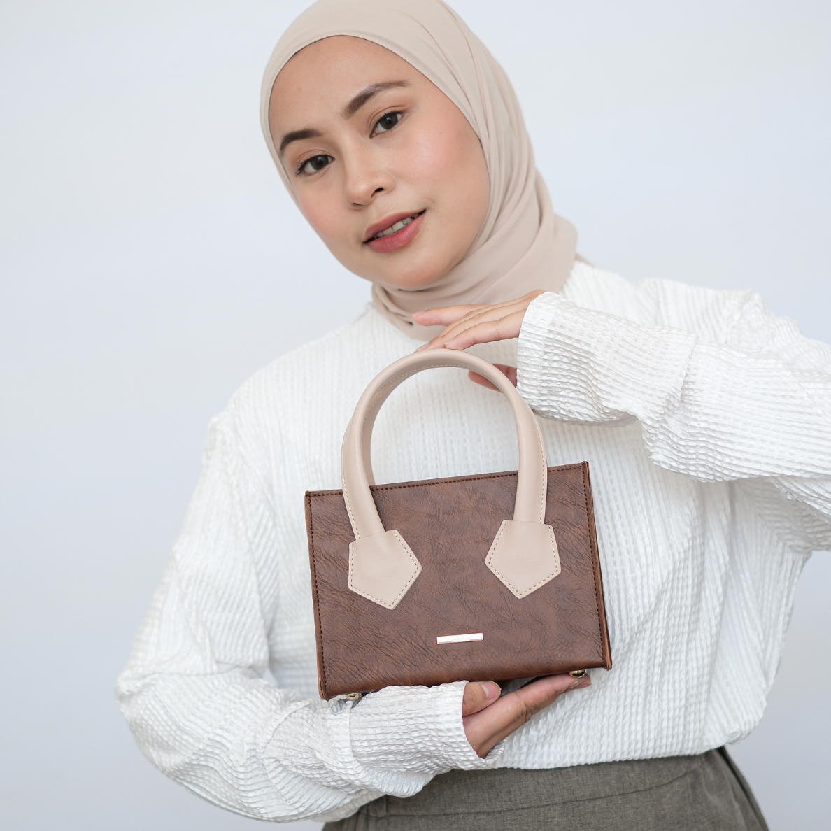 FLICKA Liv Sling Bag