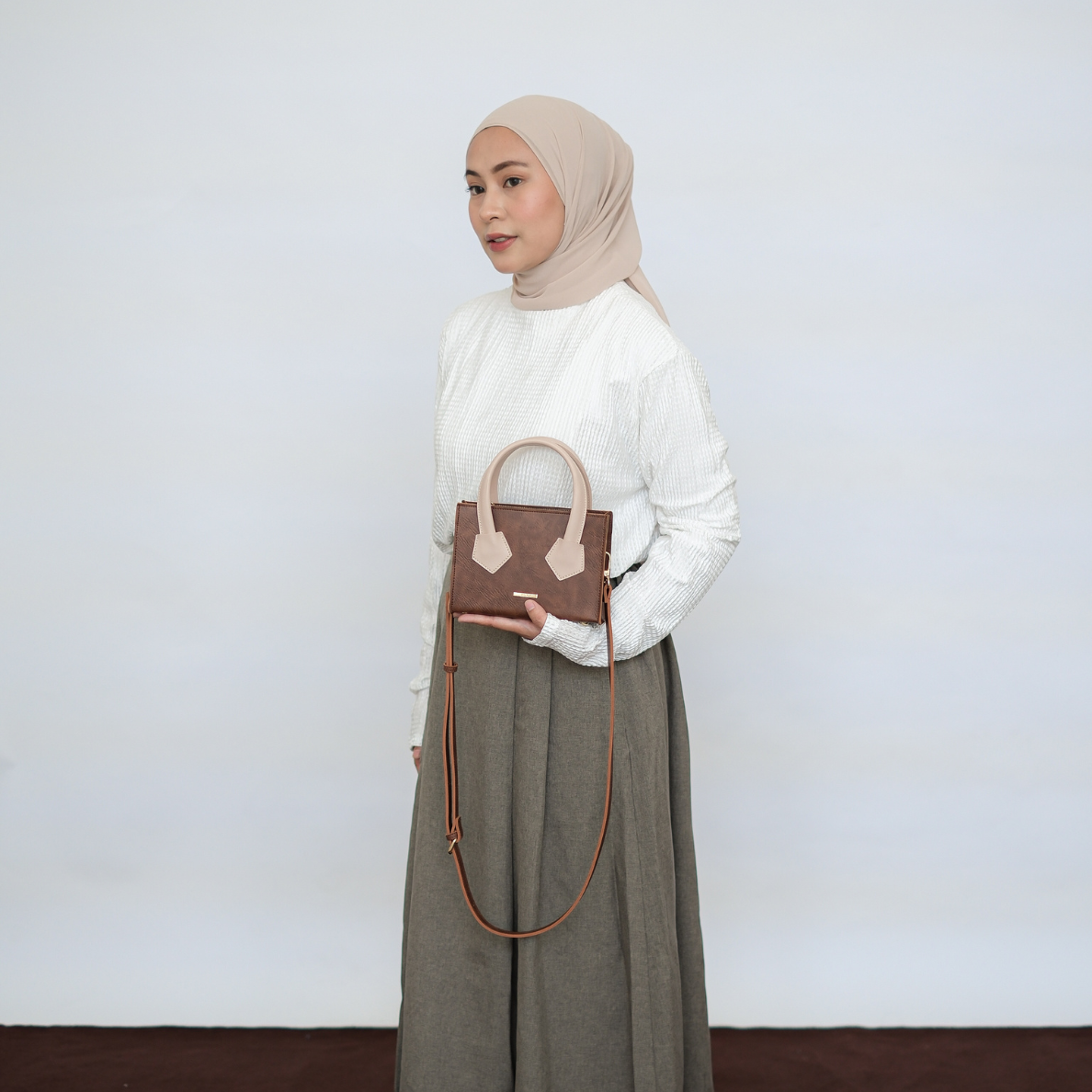 FLICKA Liv Sling Bag