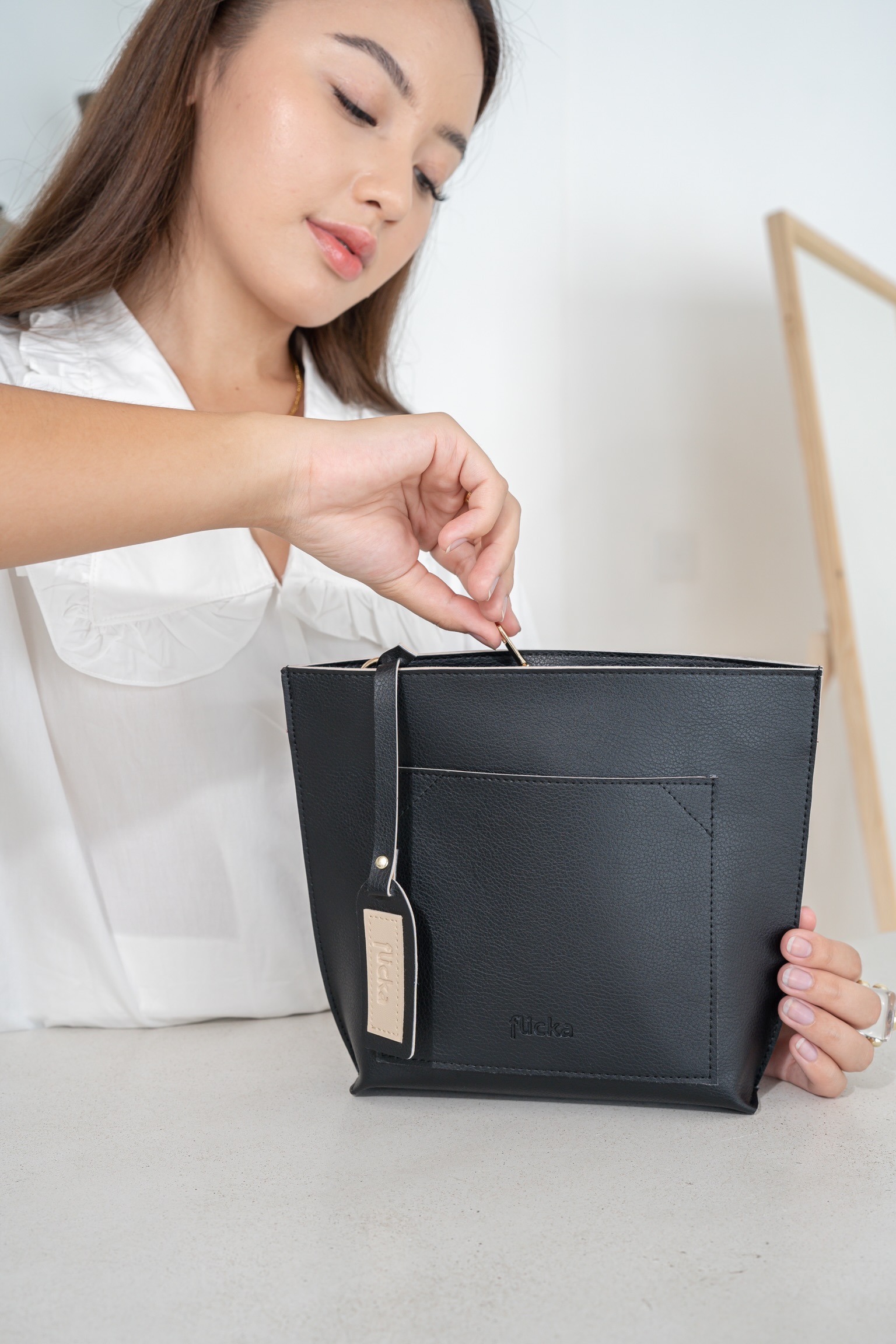 Sling Bag Flicka DD 178