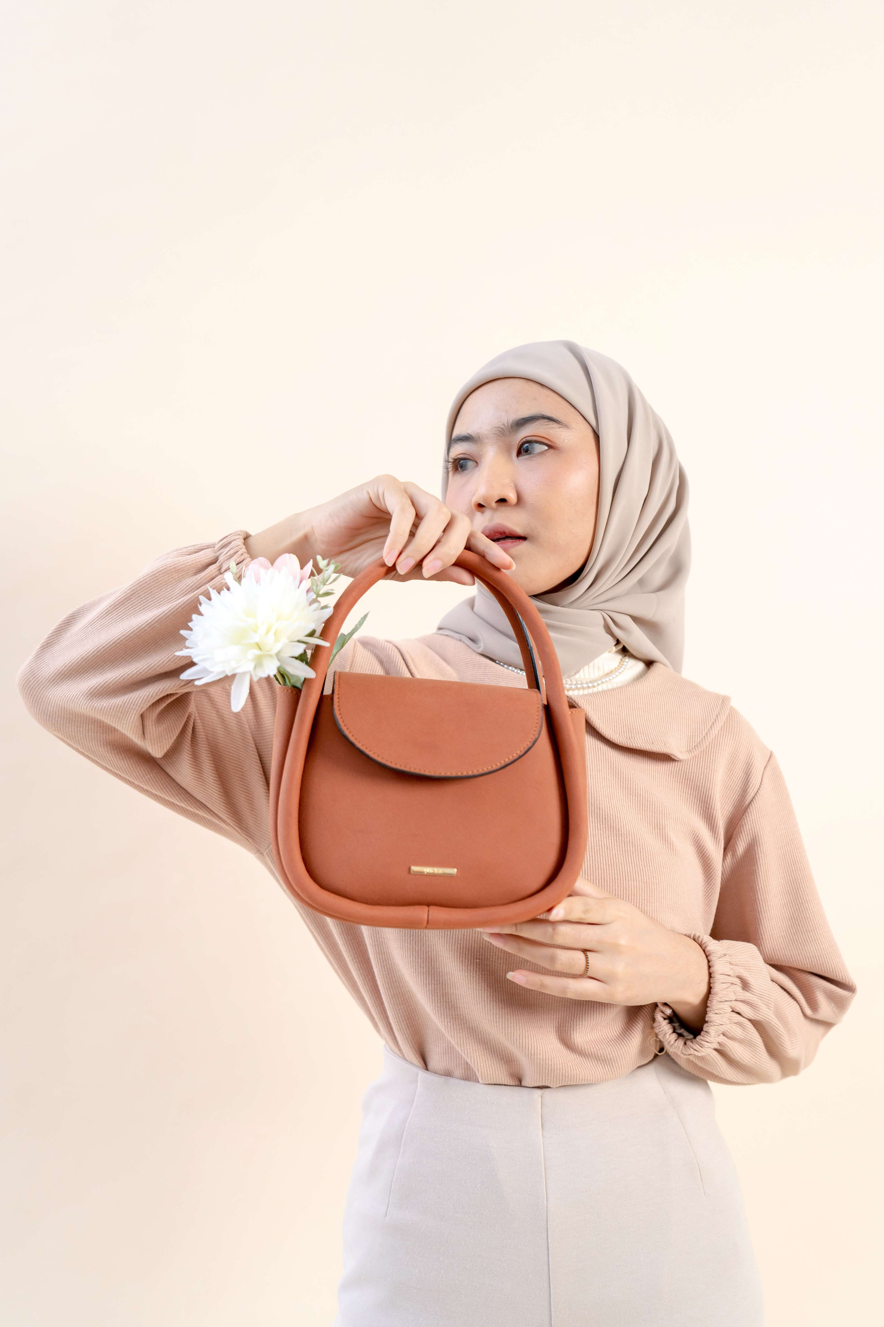 Sling Bag Flicka J 34