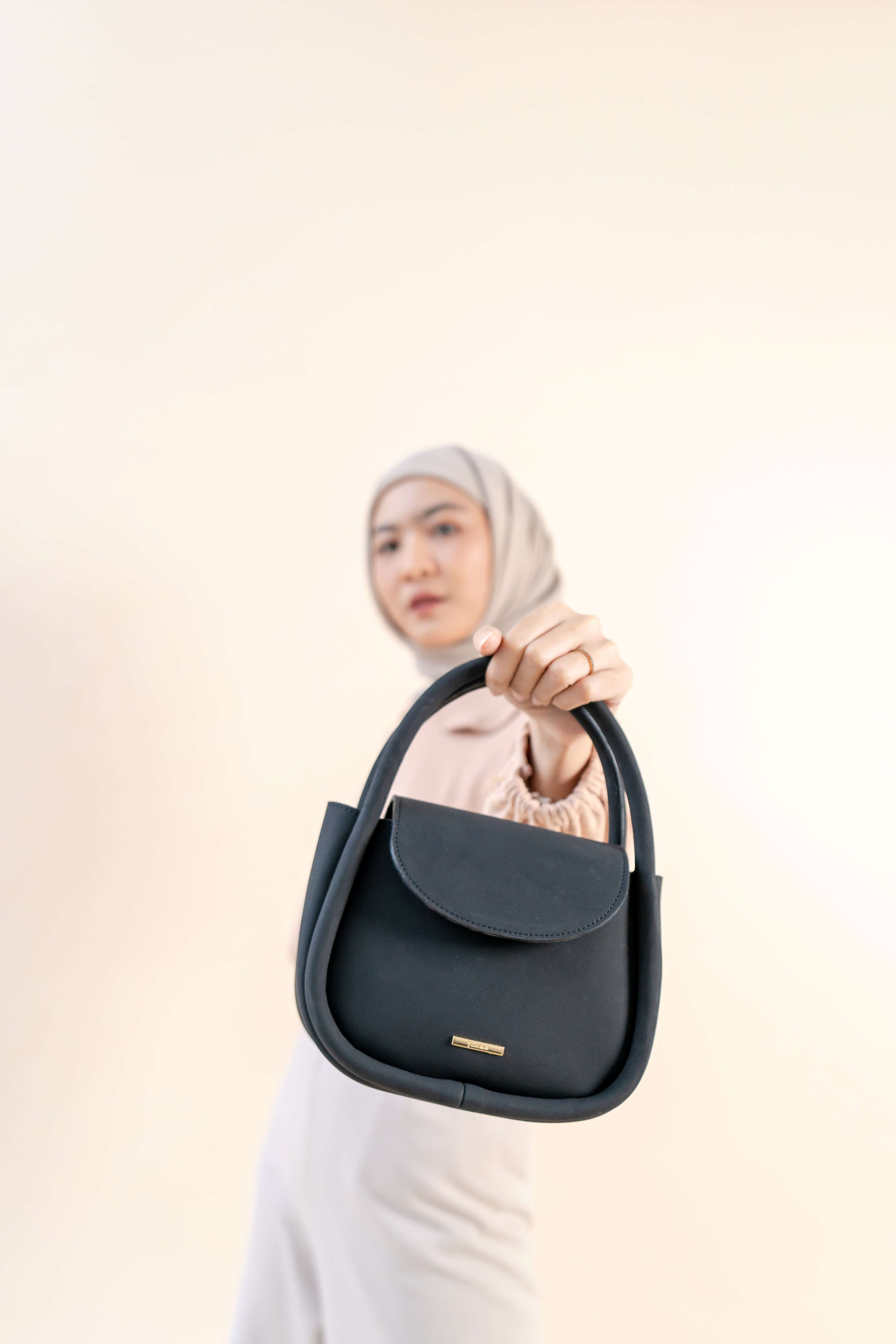 Sling Bag Flicka J 34