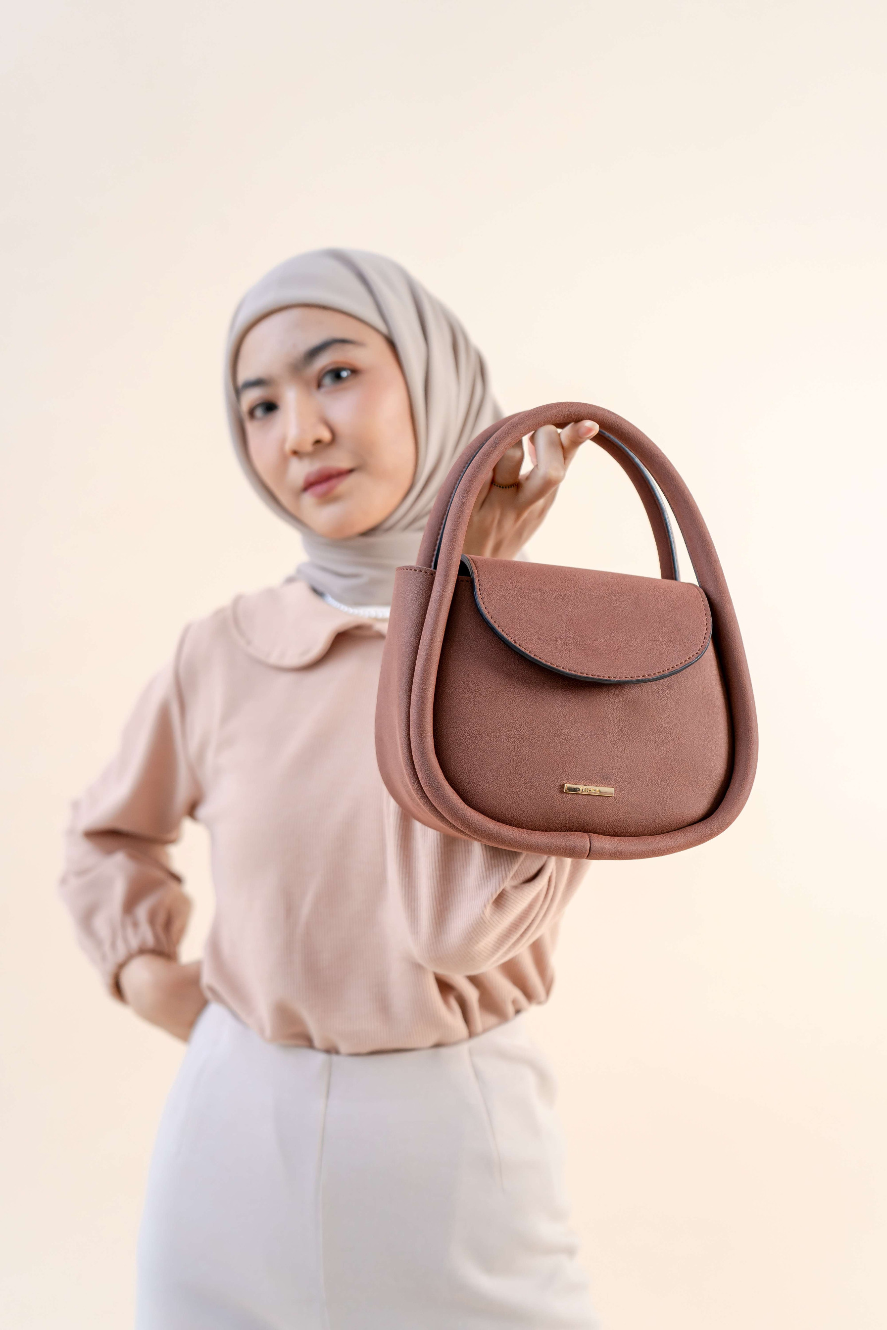 Sling Bag Flicka J 34