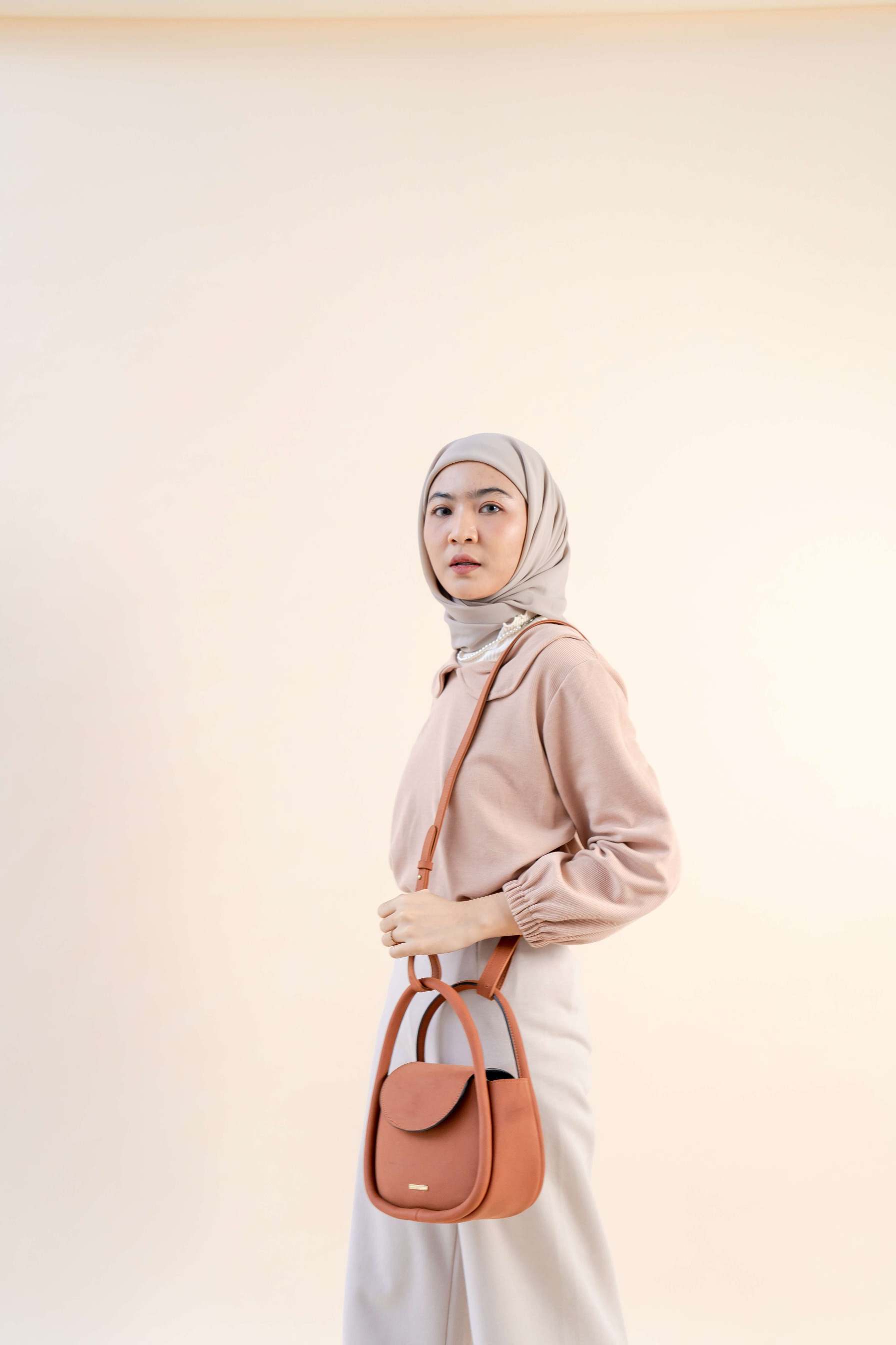 Sling Bag Flicka J 34