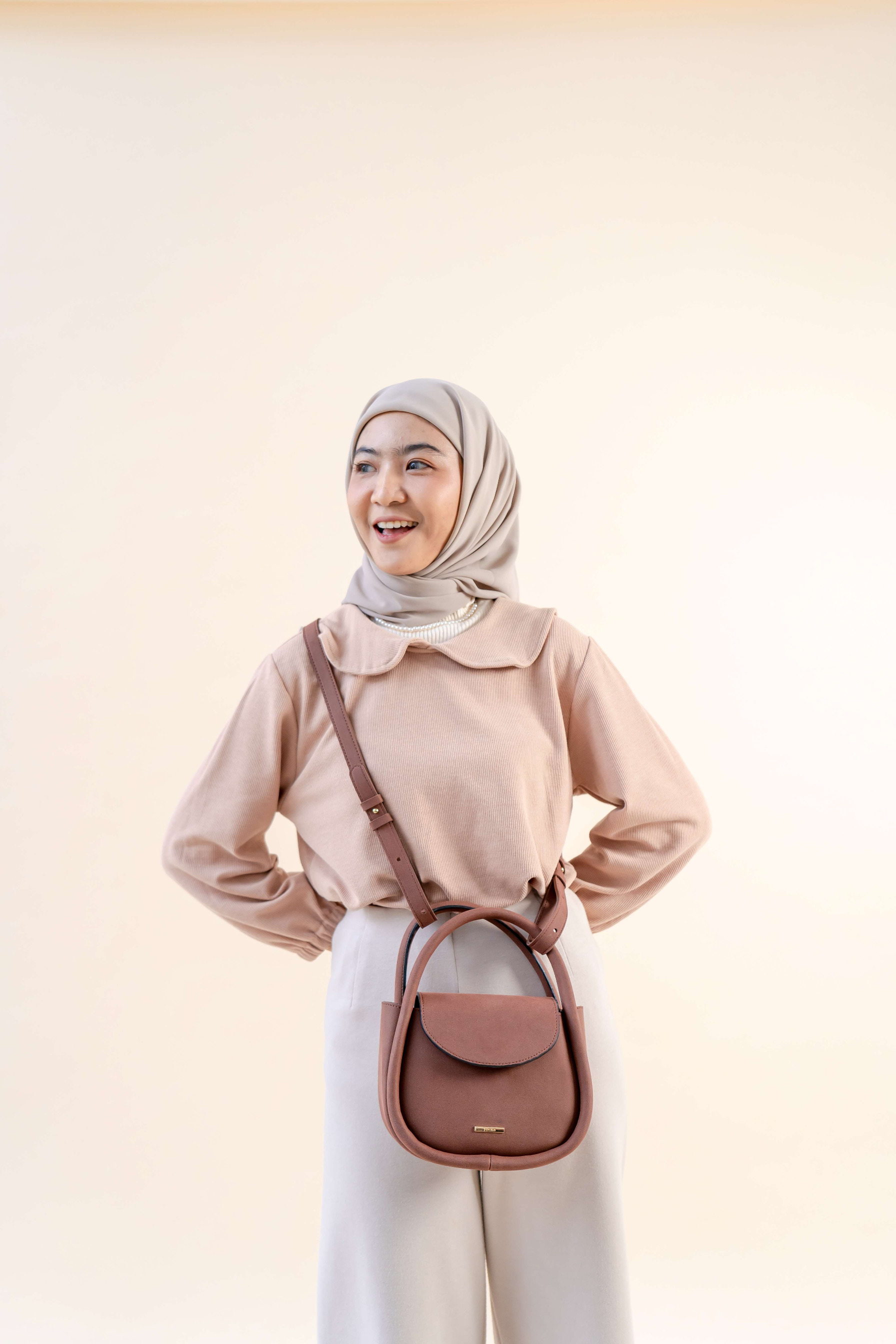 Sling Bag Flicka J 34