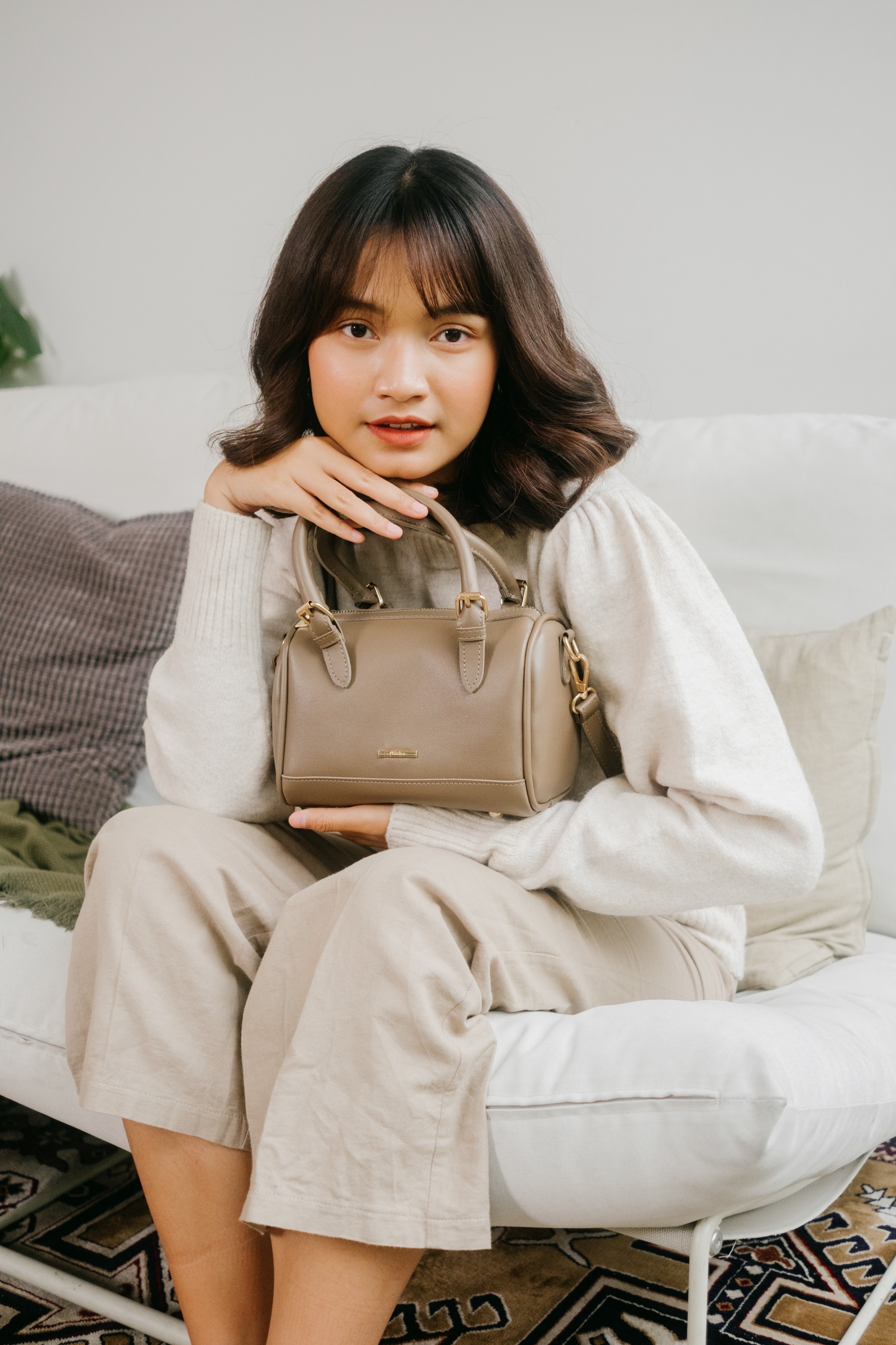 Sling Bag Flicka W 70