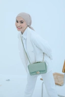 Sling Bag Flicka V 5 Medium
