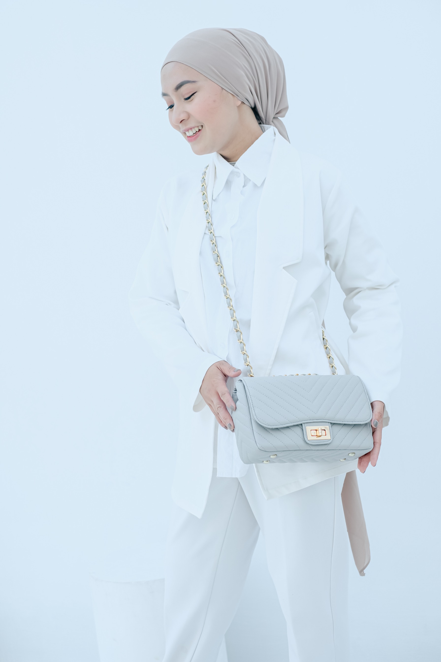 Sling Bag Flicka V 5 Medium
