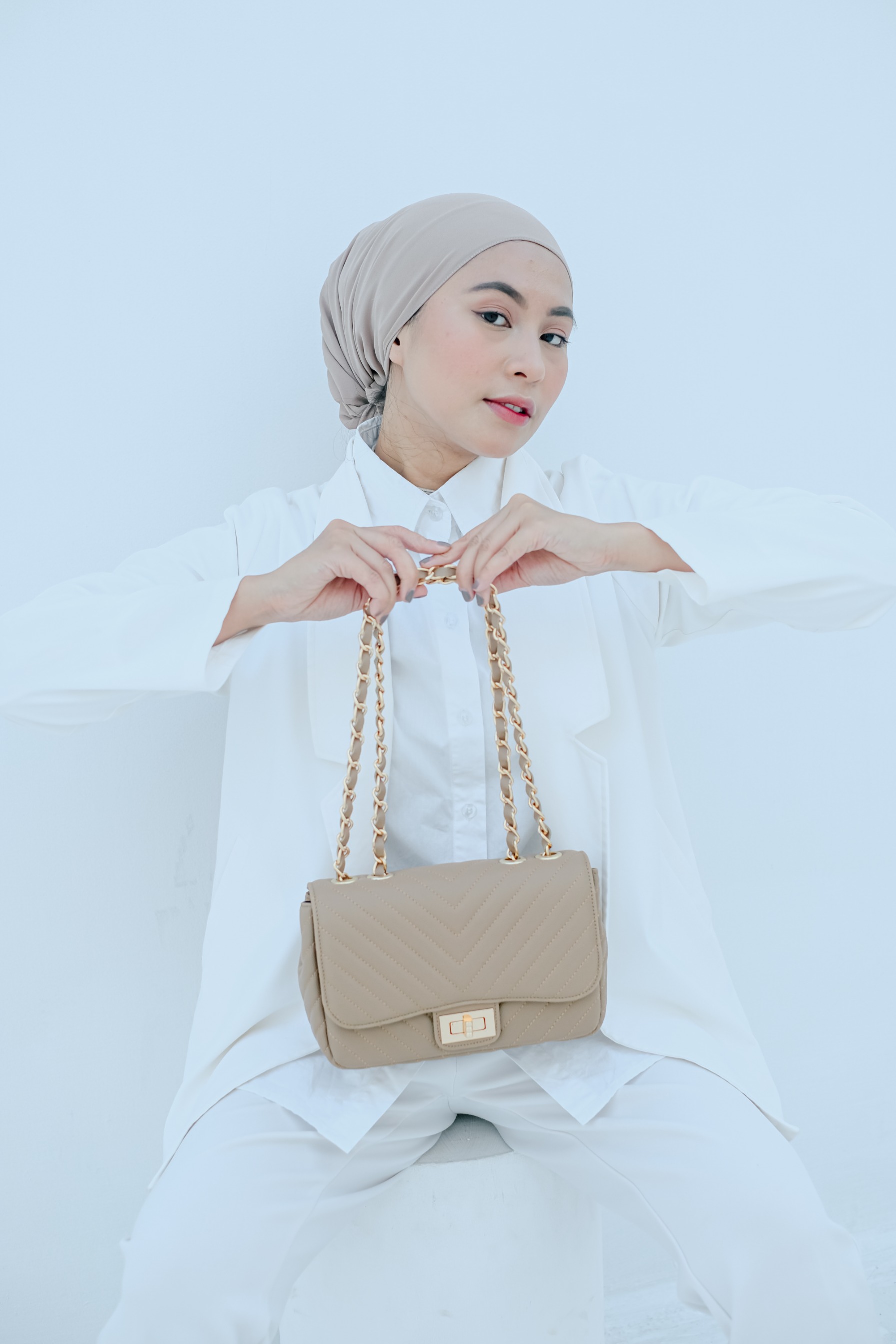 Sling Bag Flicka V 5 Medium